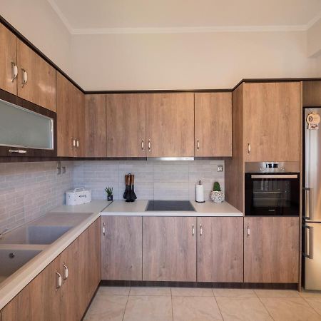 Kellys Cozy One Bedroom House Next To The Beach Ikonomianika Exterior photo